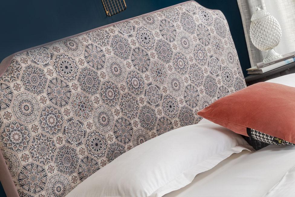 The Medallion Monochrome Full Bed - Image 3