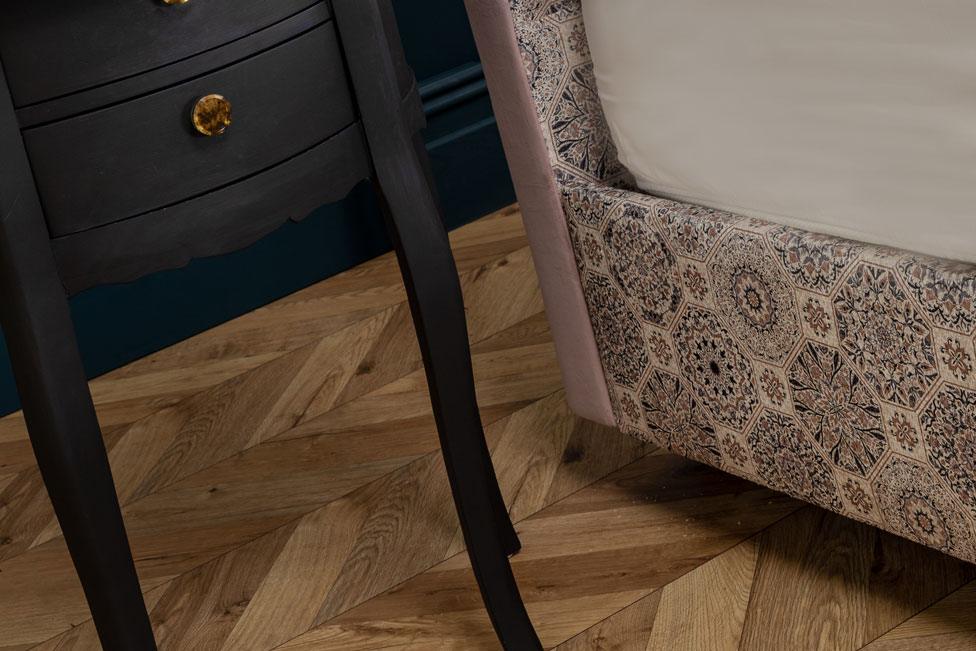 The Medallion Monochrome Full Bed - Image 6