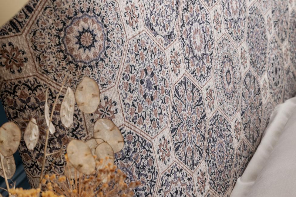 The Medallion Monochrome Bed - Image 5