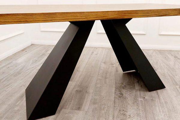 Axel 1.8 Dining Table